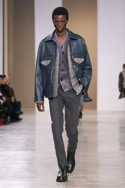 Look 19